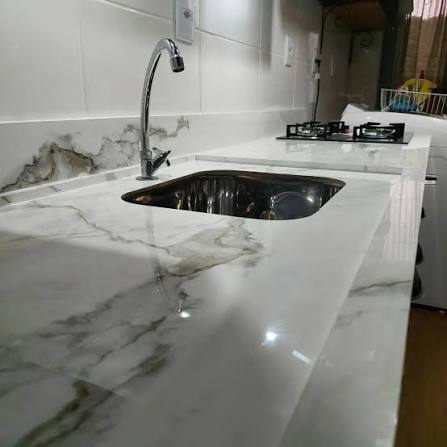 Rebaixo na zona de águas para evitar escorrimentos