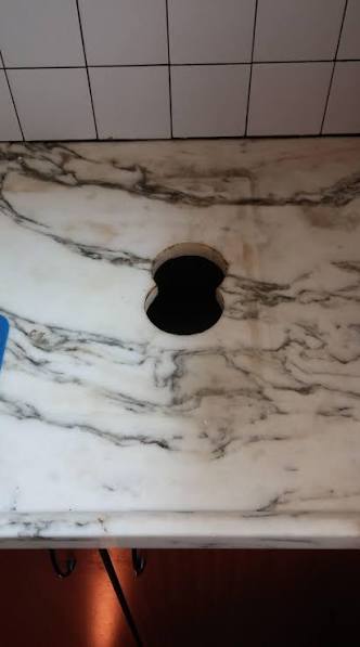 Furos para tomadas ou passagem de cabos (5 a 15 cm de diâmetro)
